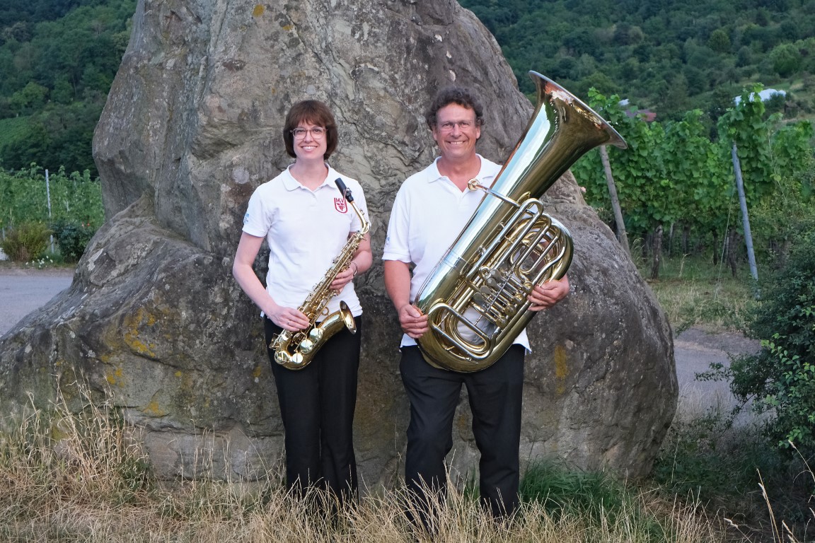 2025_15_Solisten-beim-Konzert__a92593b-Mittel