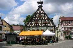 Buergertreff2010_Festplatz_vor_dem_Rathaus