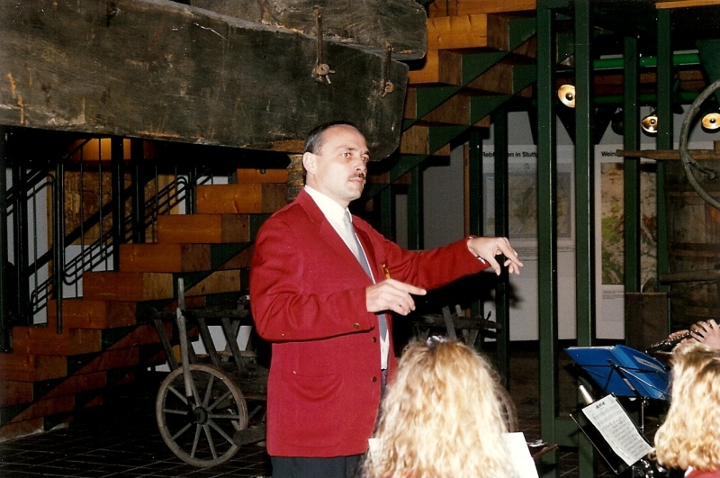 Konzert im Weinbaumuseum mit Dirigent Hörz 1996